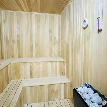 Apartment Centre Pool