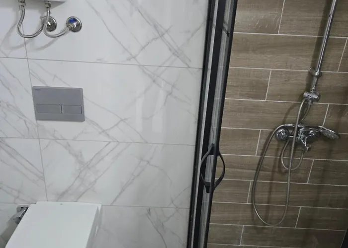 Centre Pool 公寓 *